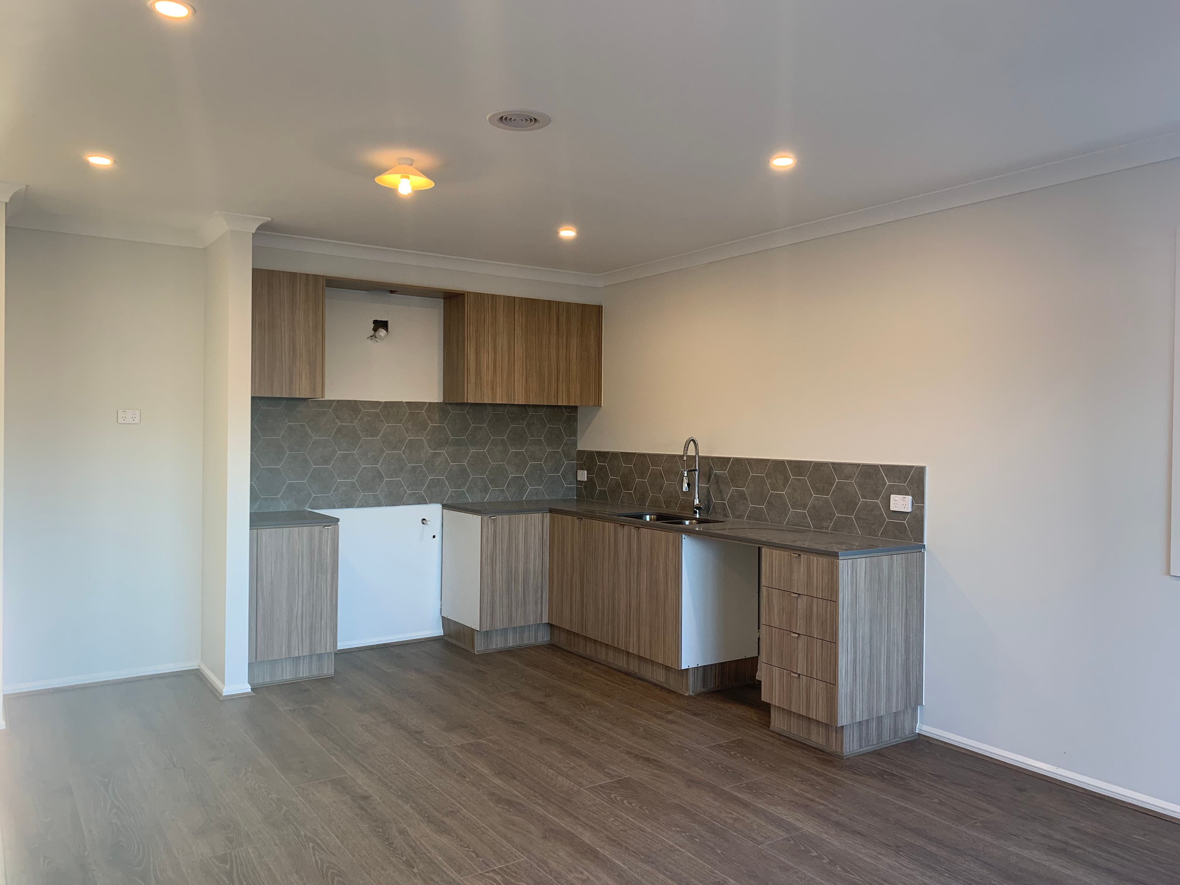 16 Wollemia Street, Craigieburn VIC 3064, Craigieburn - Thumbnail 2