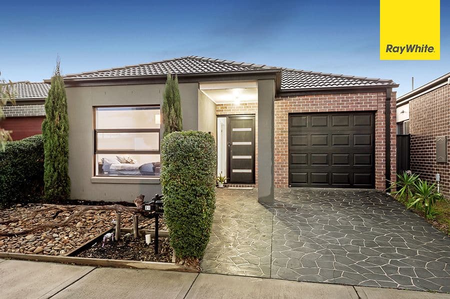 21 Fermont Avenue, Craigieburn VIC 3064, Craigieburn - Image 1
