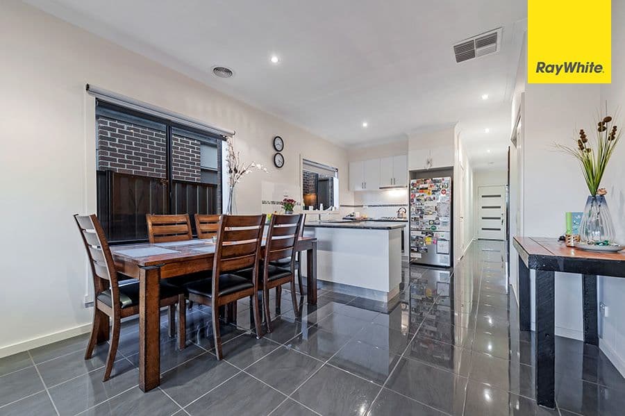 21 Fermont Avenue, Craigieburn VIC 3064, Craigieburn - Thumbnail 3