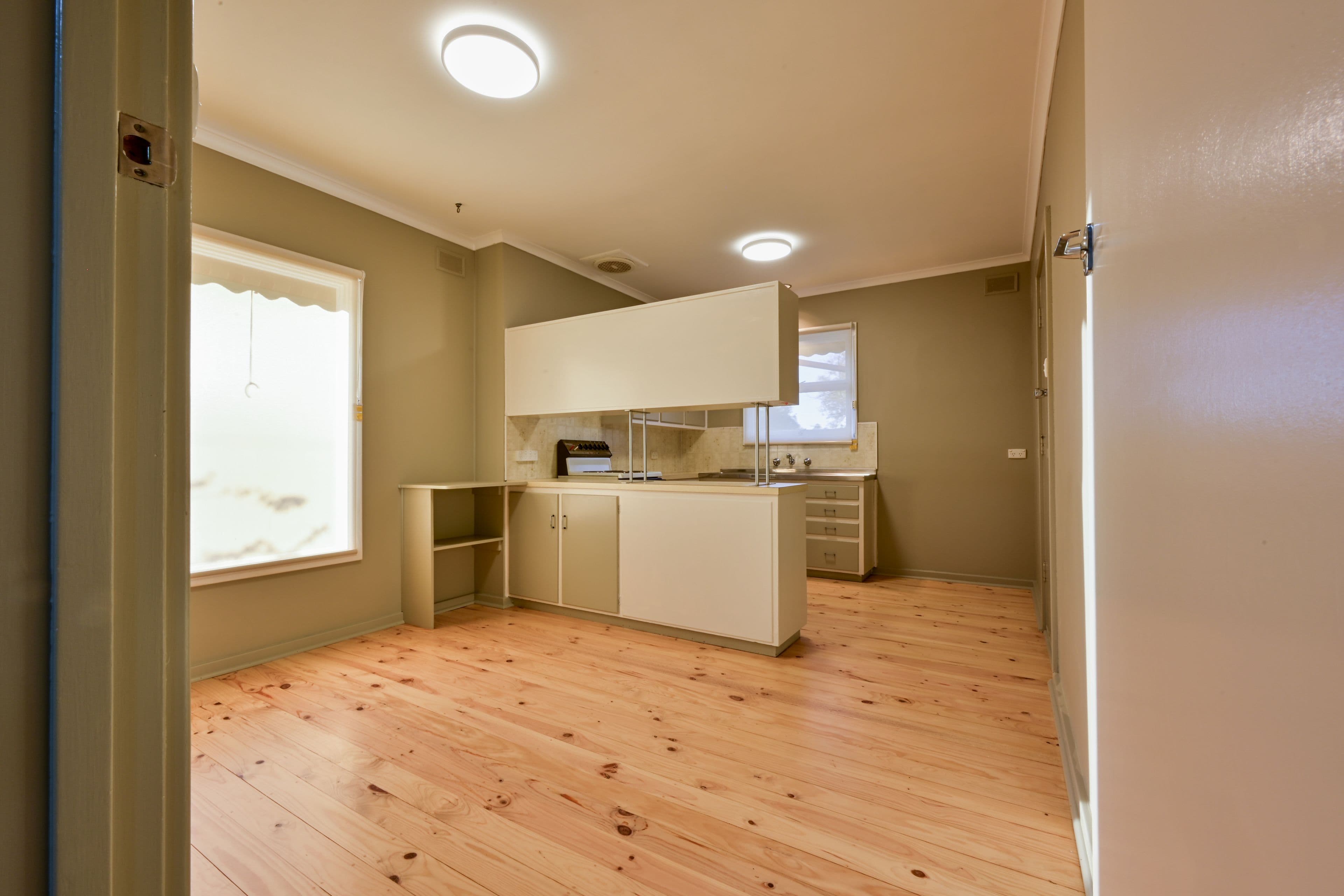 198 Cartledge Avenue, Whyalla Stuart SA 5608, Whyalla Stuart - Thumbnail 3