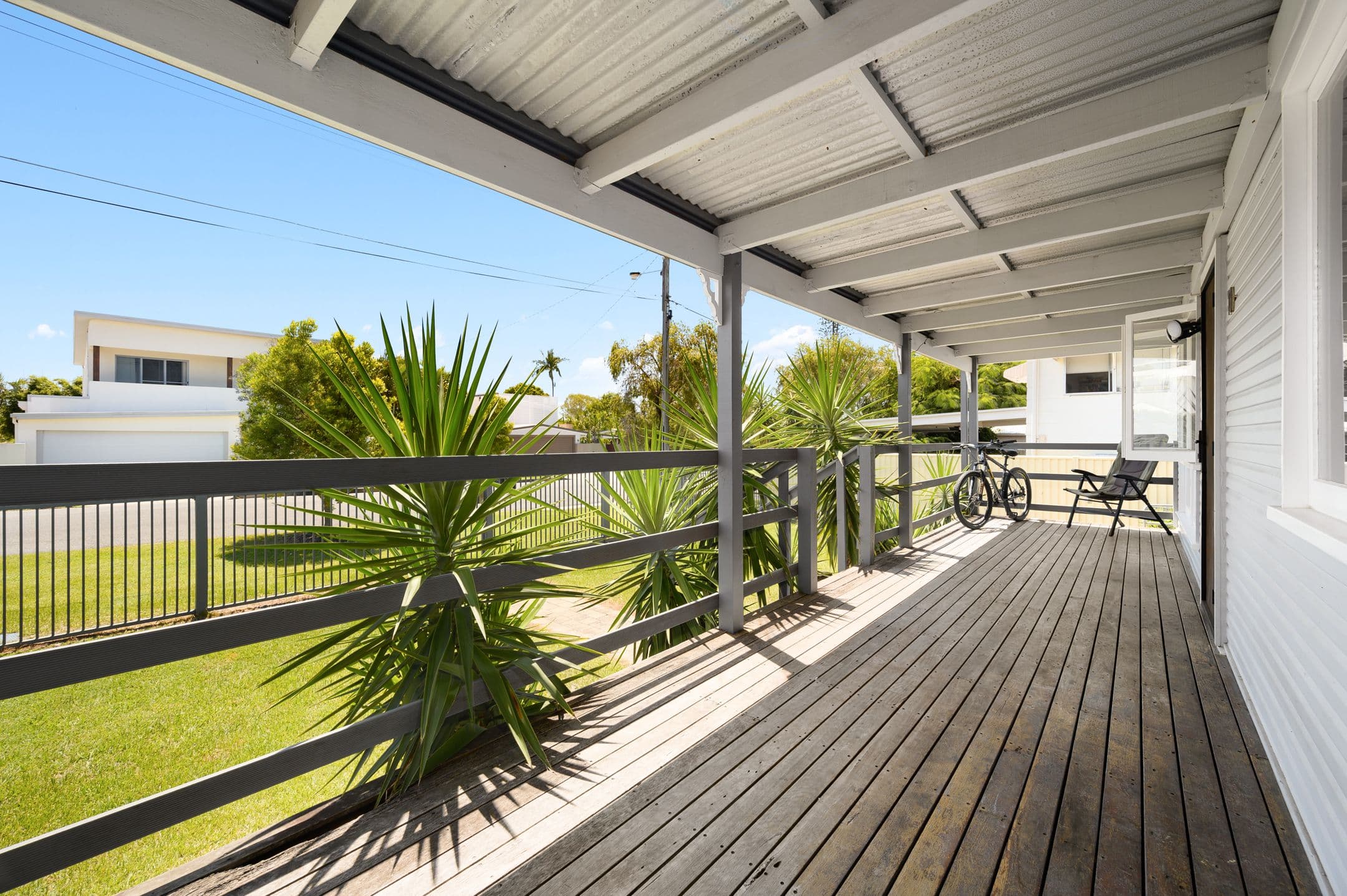 10 Plover Avenue, Paradise Point QLD 4216, Paradise Point - Thumbnail 4