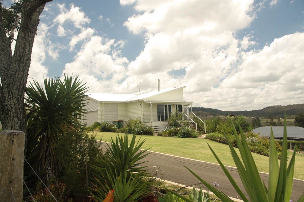 6 Manikato Drive, HODGSON VALE QLD 4352, Hodgson Vale - Image 1