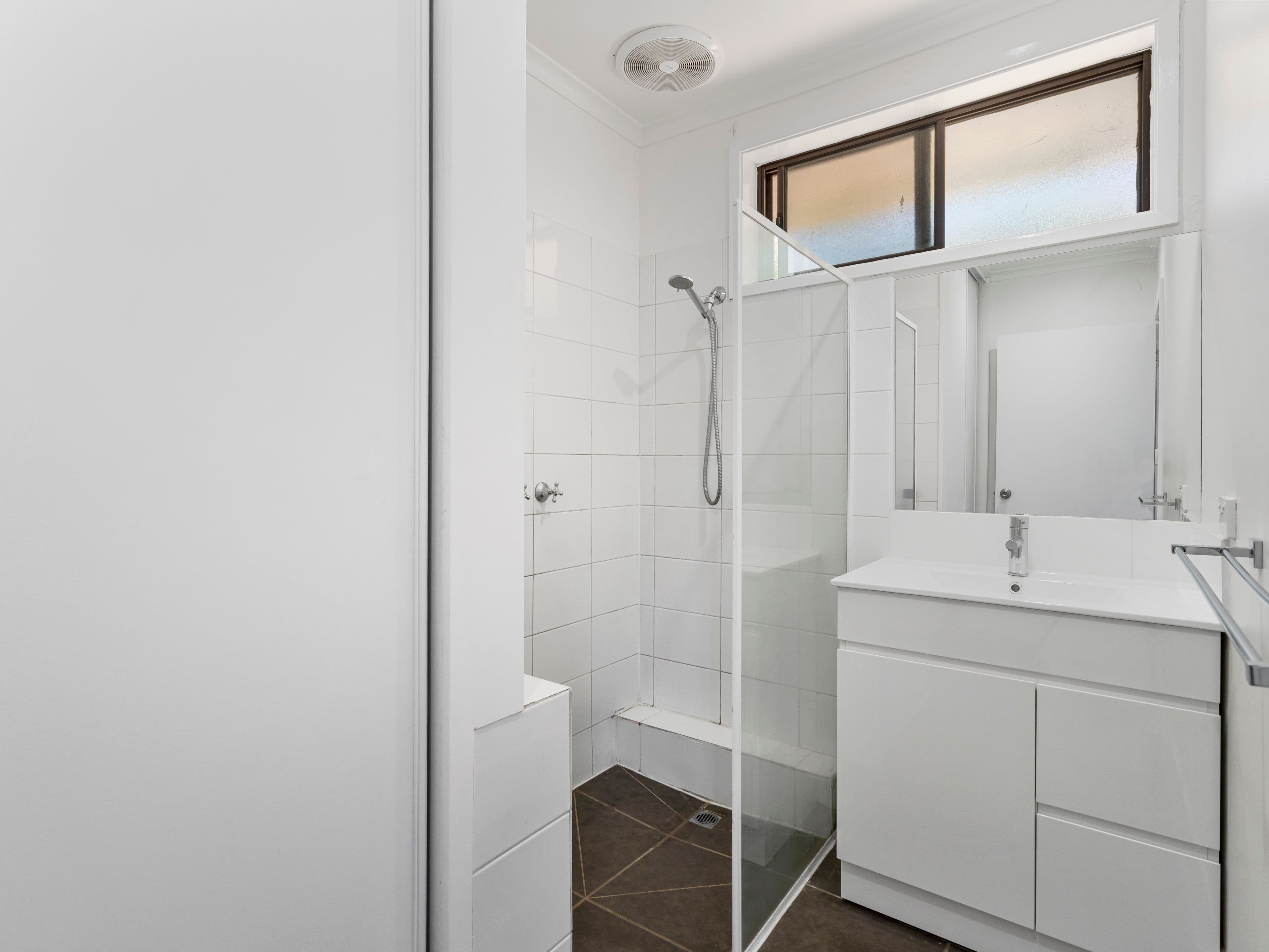 9 Hannah Street, Benalla VIC 3672, Benalla - Thumbnail 7