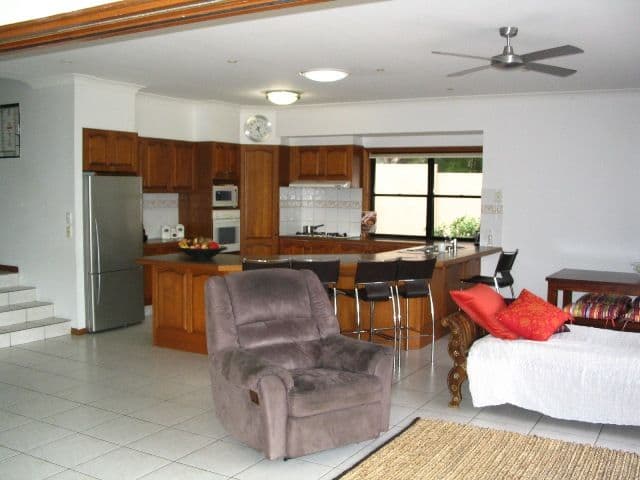 12 Chichester Drive, ARUNDEL QLD 4214, Arundel - Thumbnail 6