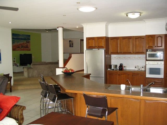 12 Chichester Drive, ARUNDEL QLD 4214, Arundel - Thumbnail 8