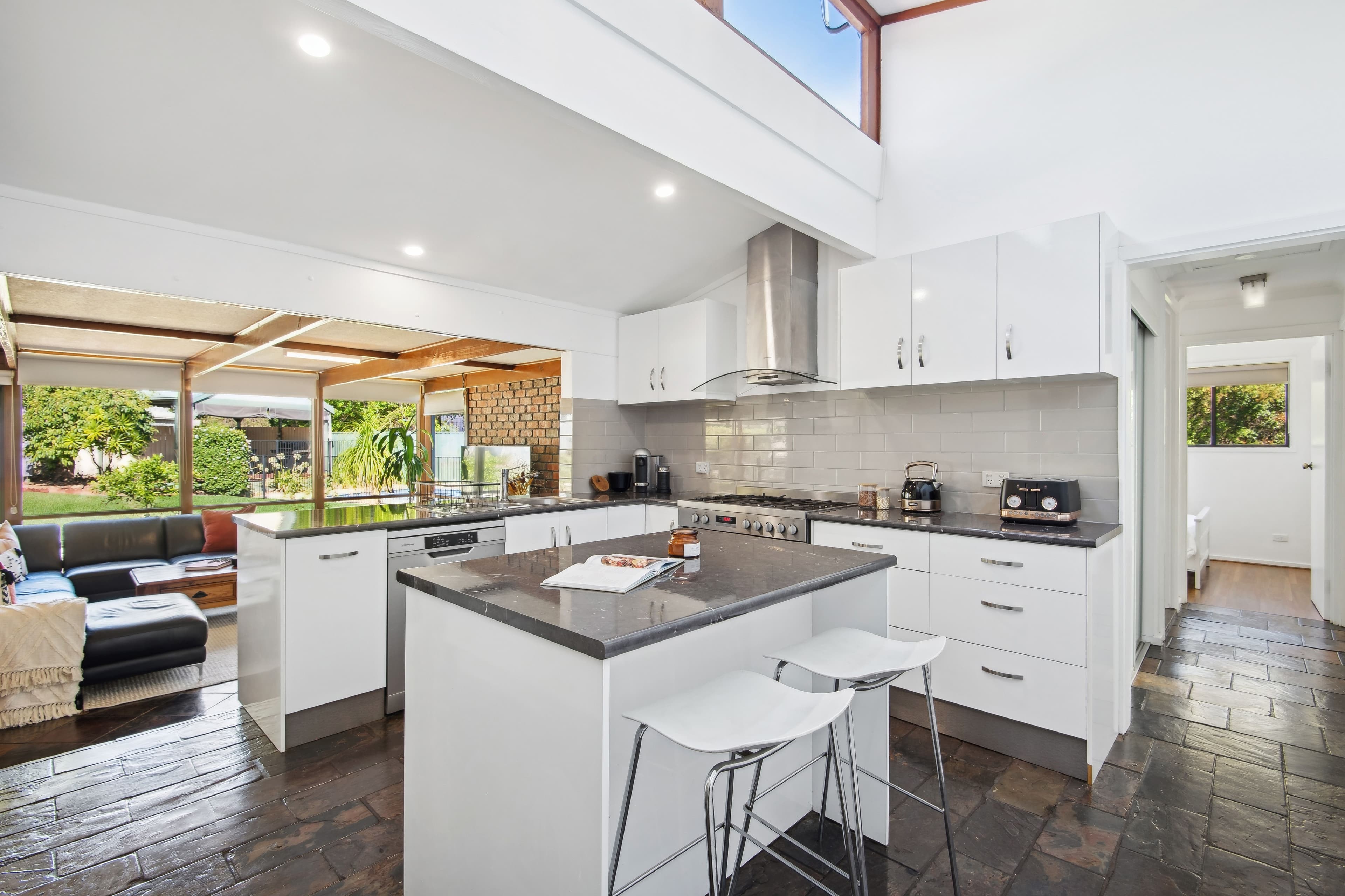 4 Braeside Avenue, Reynella East SA 5161, Reynella East - Thumbnail 5