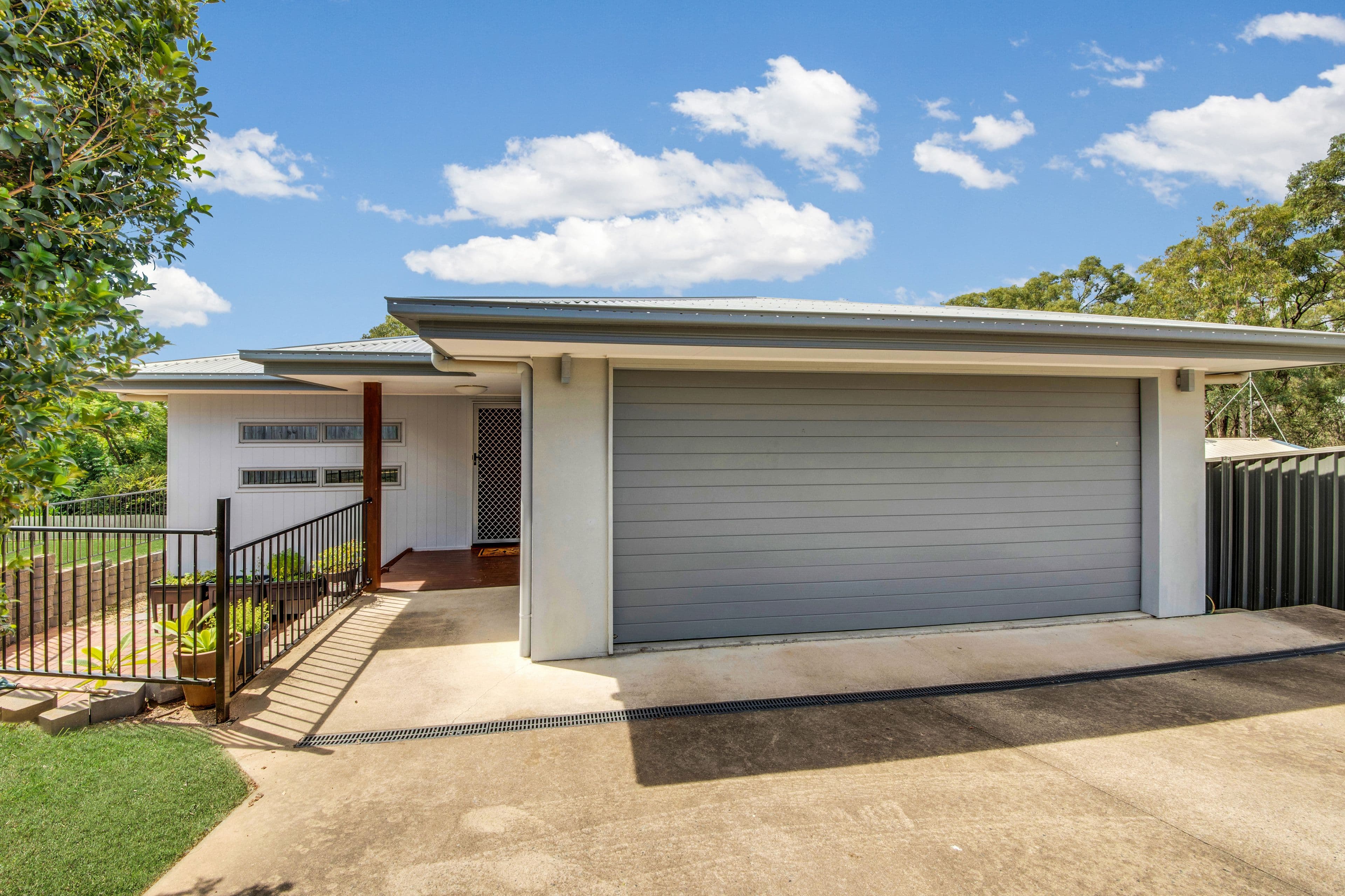18 Panorama Court, Glen Eden QLD 4680, Glen Eden - Thumbnail 2