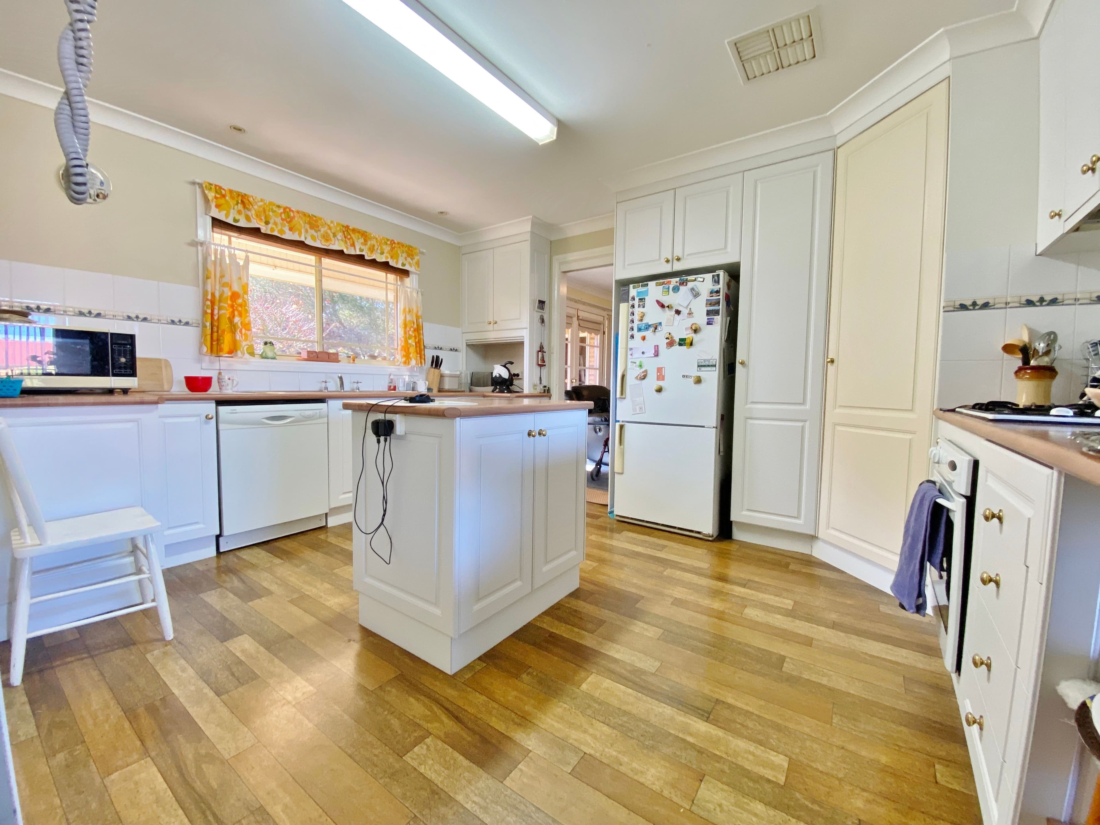 1 Sarah Cooper Drive, Young NSW 2594, Young - Thumbnail 3