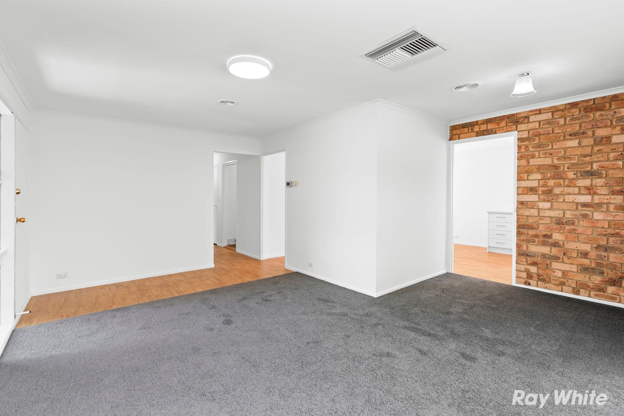 52 Pinaroo Drive, Glenfield Park NSW 2650, Glenfield Park - Thumbnail 5