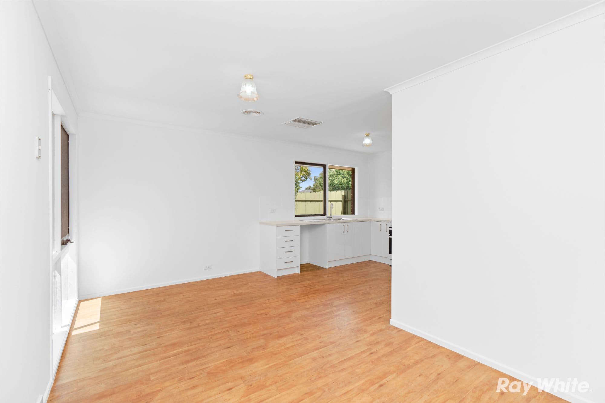 52 Pinaroo Drive, Glenfield Park NSW 2650, Glenfield Park - Thumbnail 6