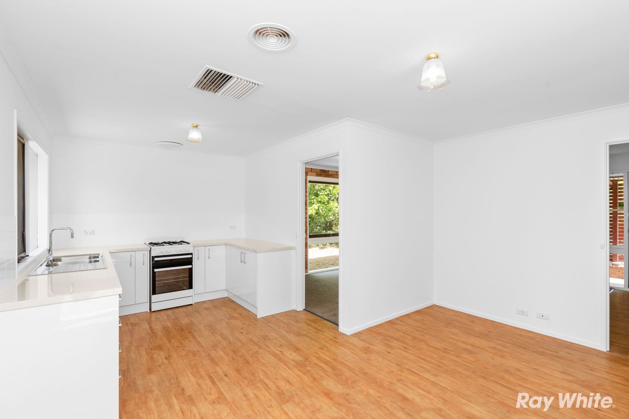 52 Pinaroo Drive, Glenfield Park NSW 2650, Glenfield Park - Thumbnail 8