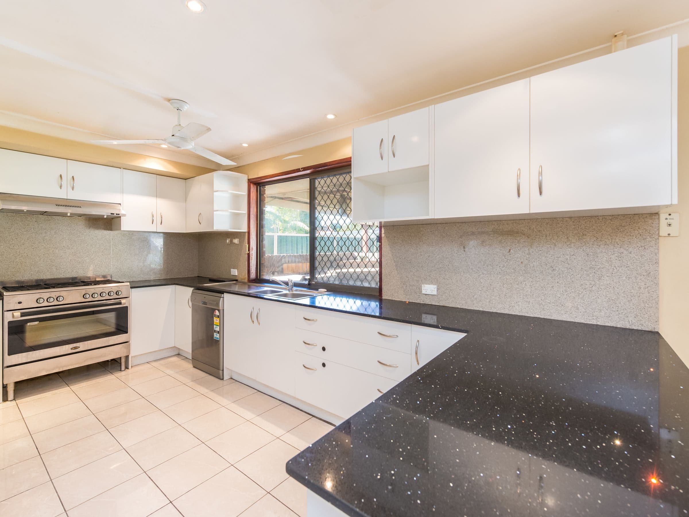18 Old Trafford Road, Bethania QLD 4205, Bethania - Thumbnail 4