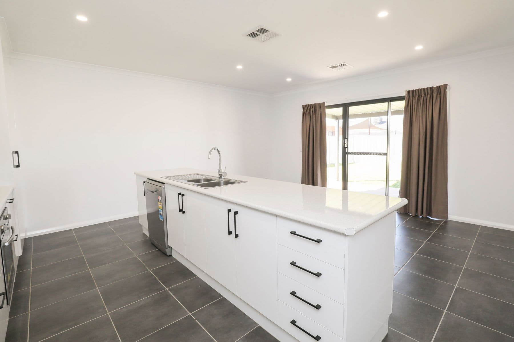 2/373 Eighth Street, Mildura - Thumbnail 6