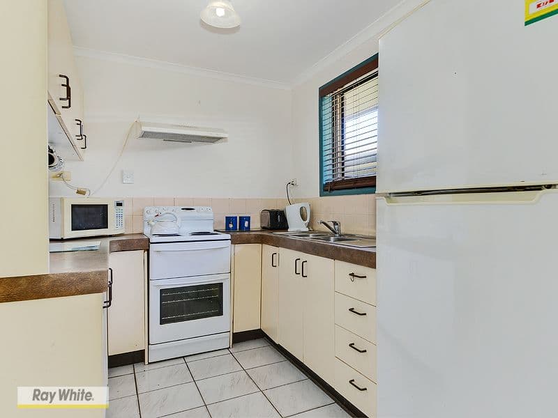 34 Sportsground Street, Redcliffe QLD 4020, Redcliffe - Thumbnail 6