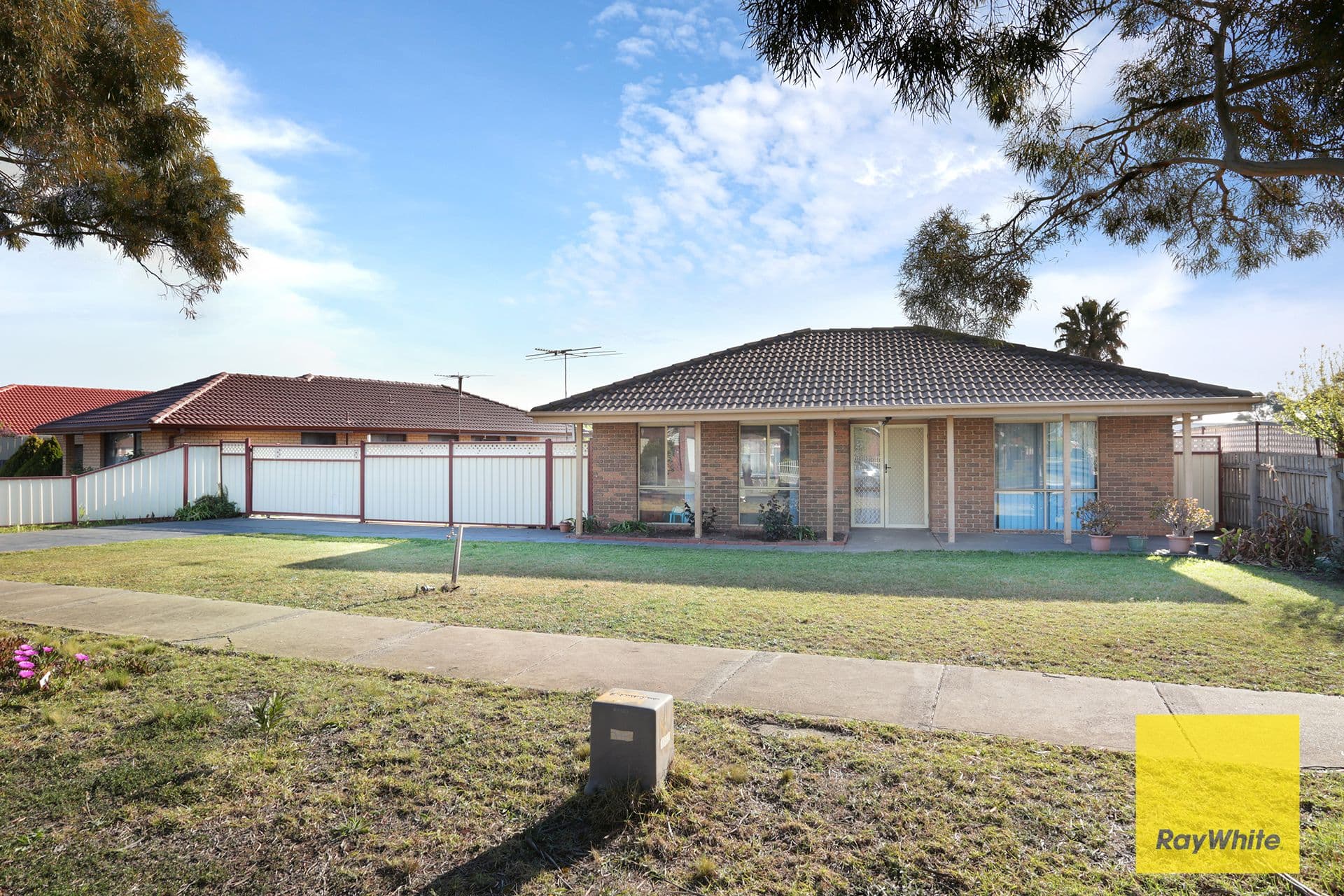 13 Longfellow Drive, Delahey VIC 3037, Delahey - Thumbnail 3