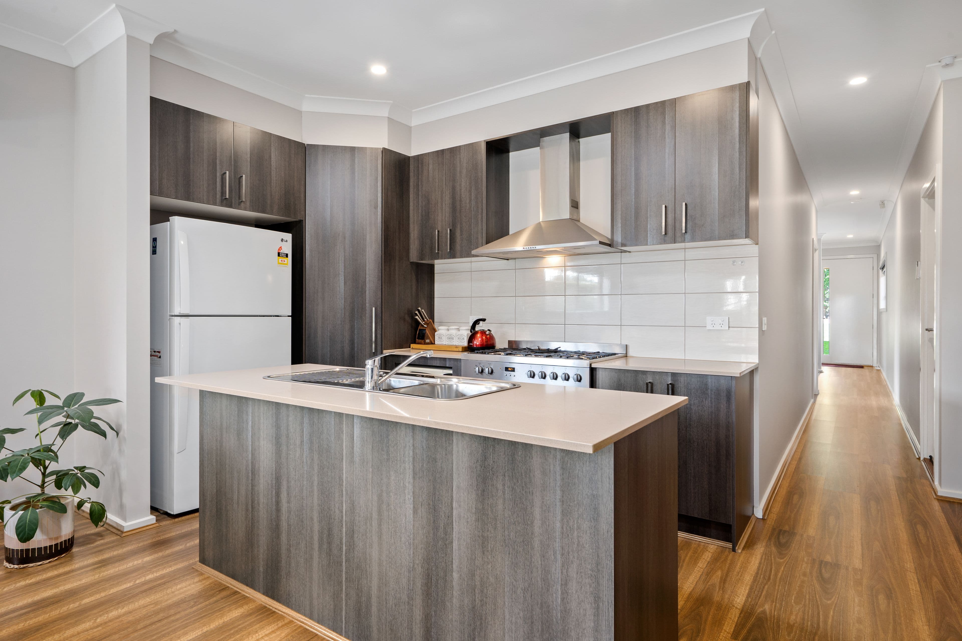 6 Ewan Ross Court, Doreen VIC 3754, Doreen - Thumbnail 2