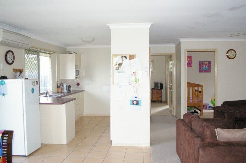 33 Antigua Crescent, DECEPTION BAY QLD 4508, Deception Bay - Thumbnail 6