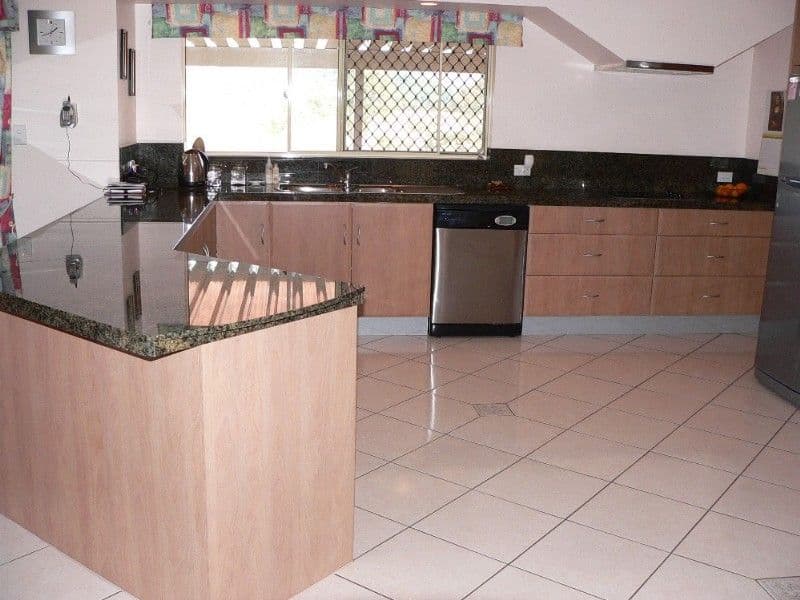 5 Fradgley Court, ORMEAU QLD 4208, Ormeau Hills - Thumbnail 2