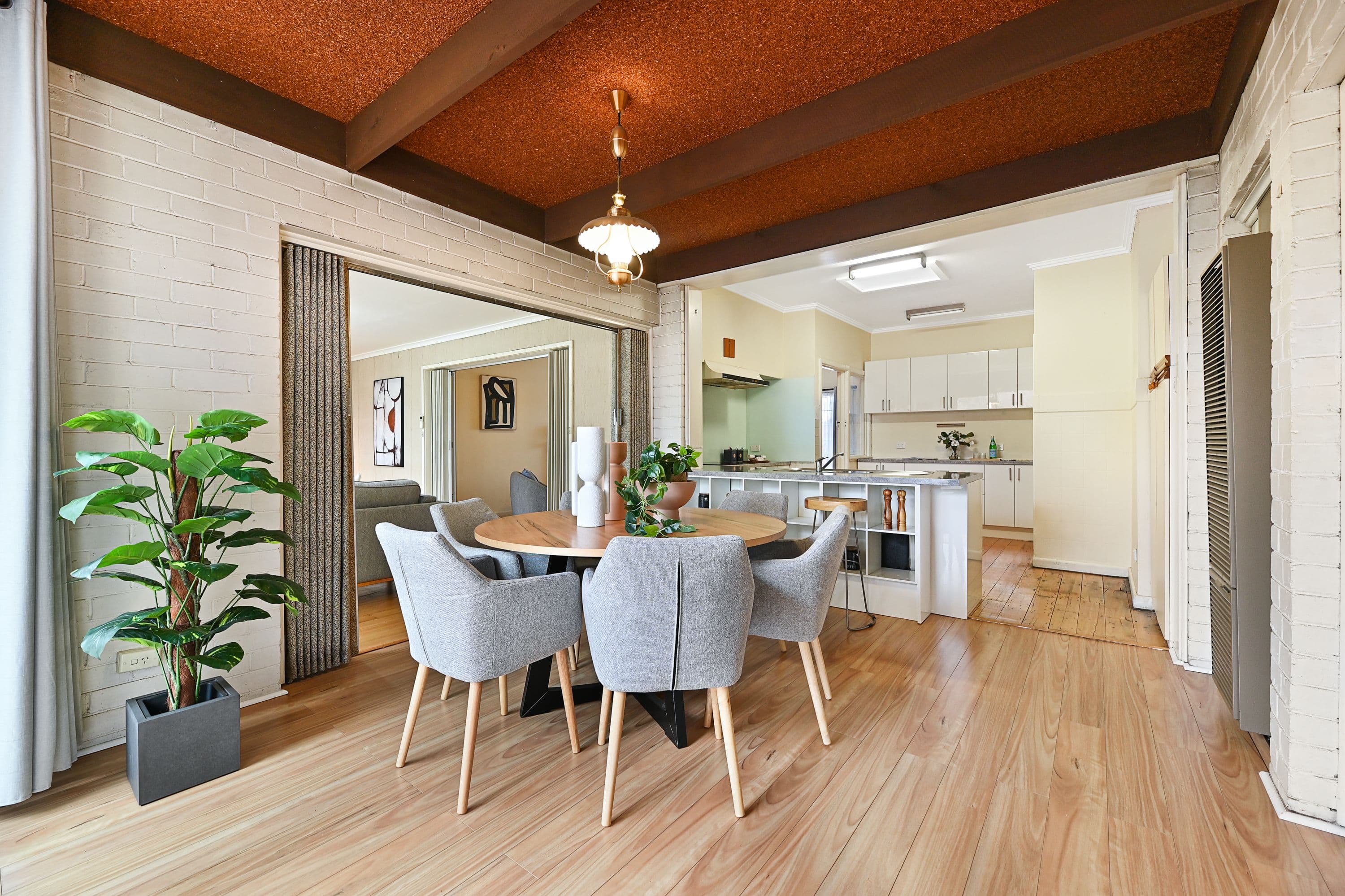 11 Winbourne Road, Mount Waverley VIC 3149, Mount Waverley - Thumbnail 5