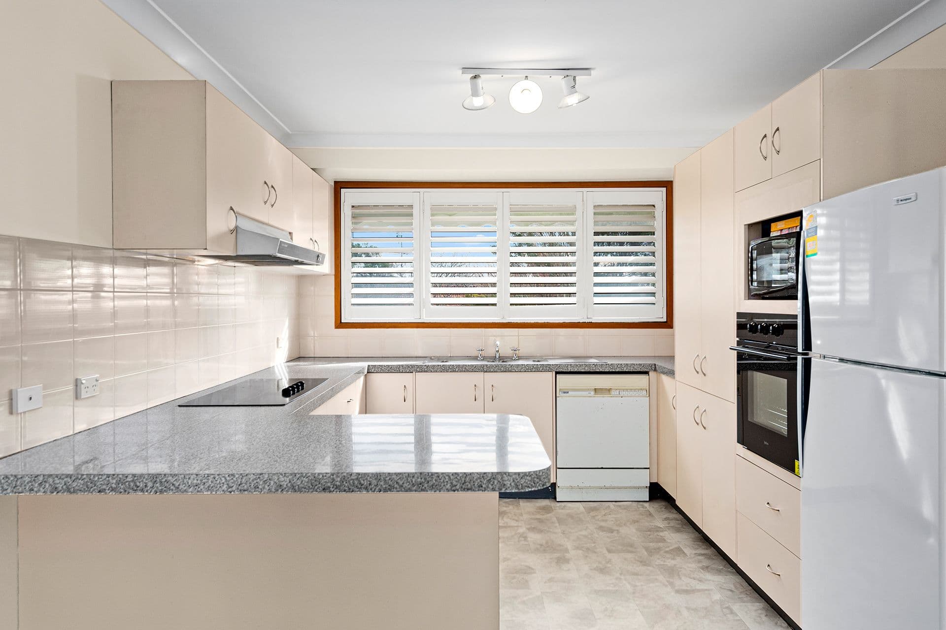 11 Cowper Street, Helensburgh NSW 2508, Helensburgh - Thumbnail 2