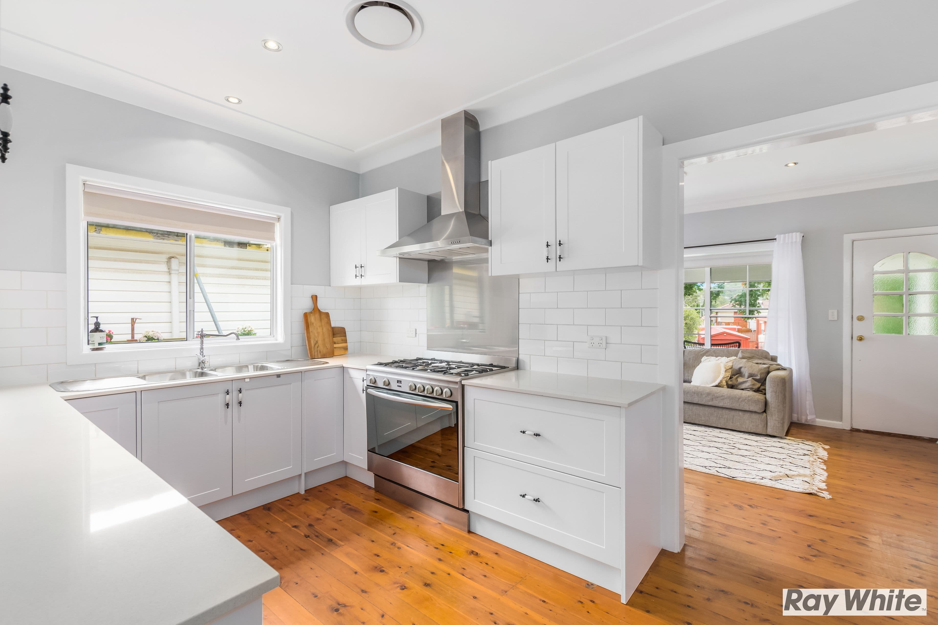 28 Burrell Crescent, Dapto NSW 2530, Dapto - Thumbnail 3