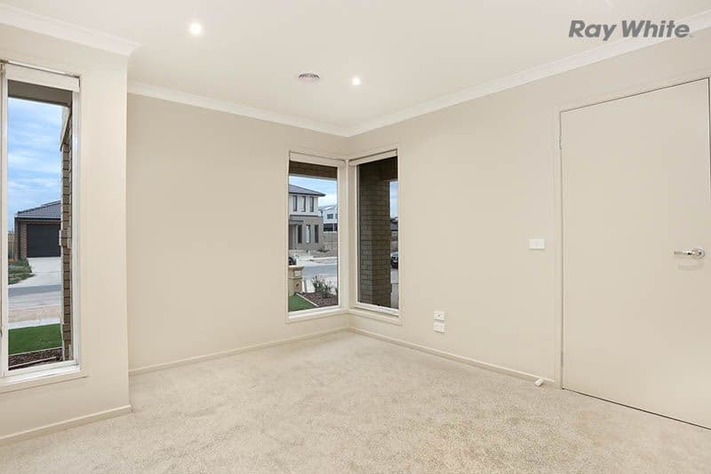 39 Coastwatch Road, Point Cook VIC 3030, Point Cook - Thumbnail 3