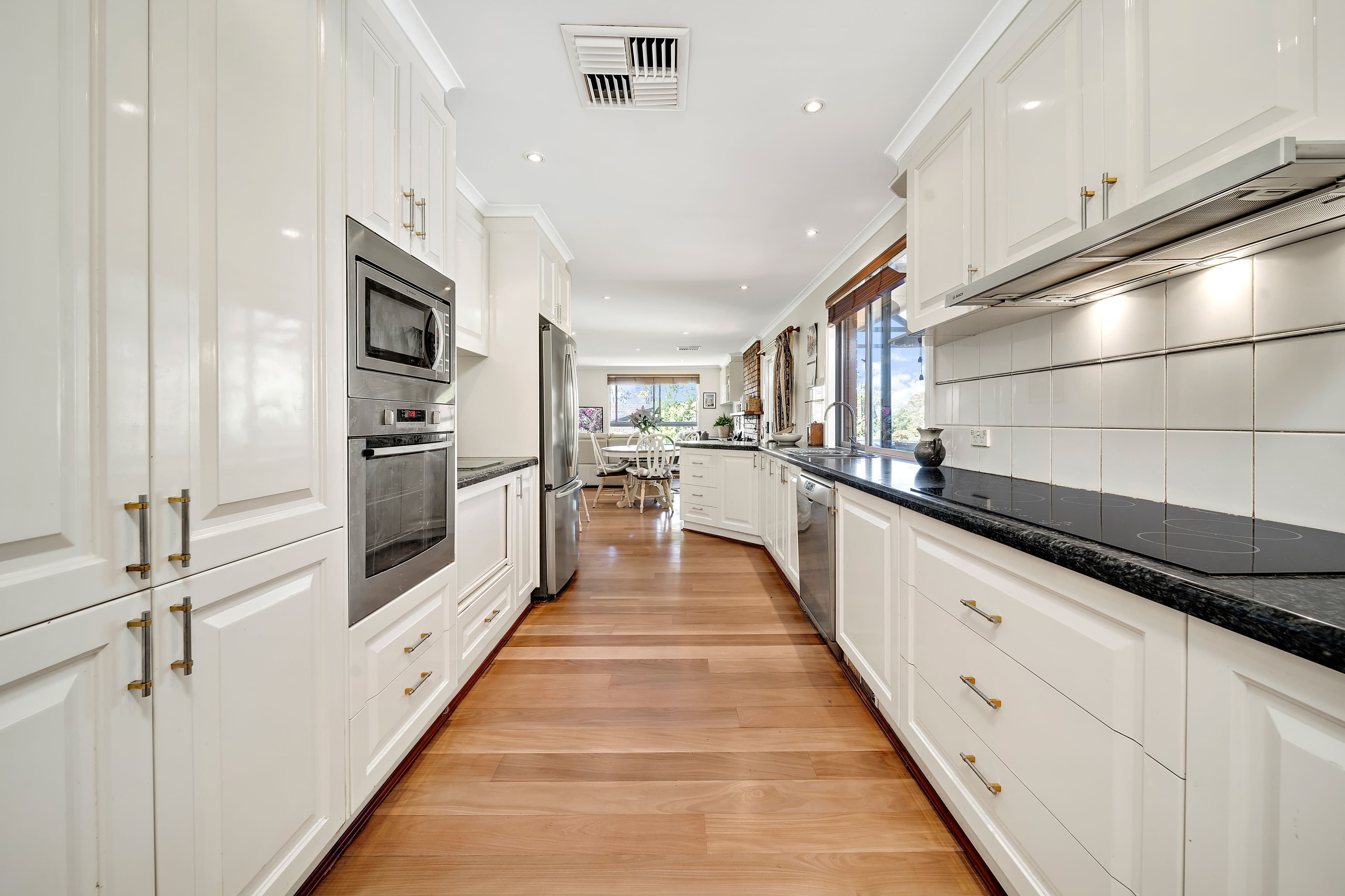 25 McLachlan Crescent, Weetangera ACT 2614, Weetangera - Thumbnail 5