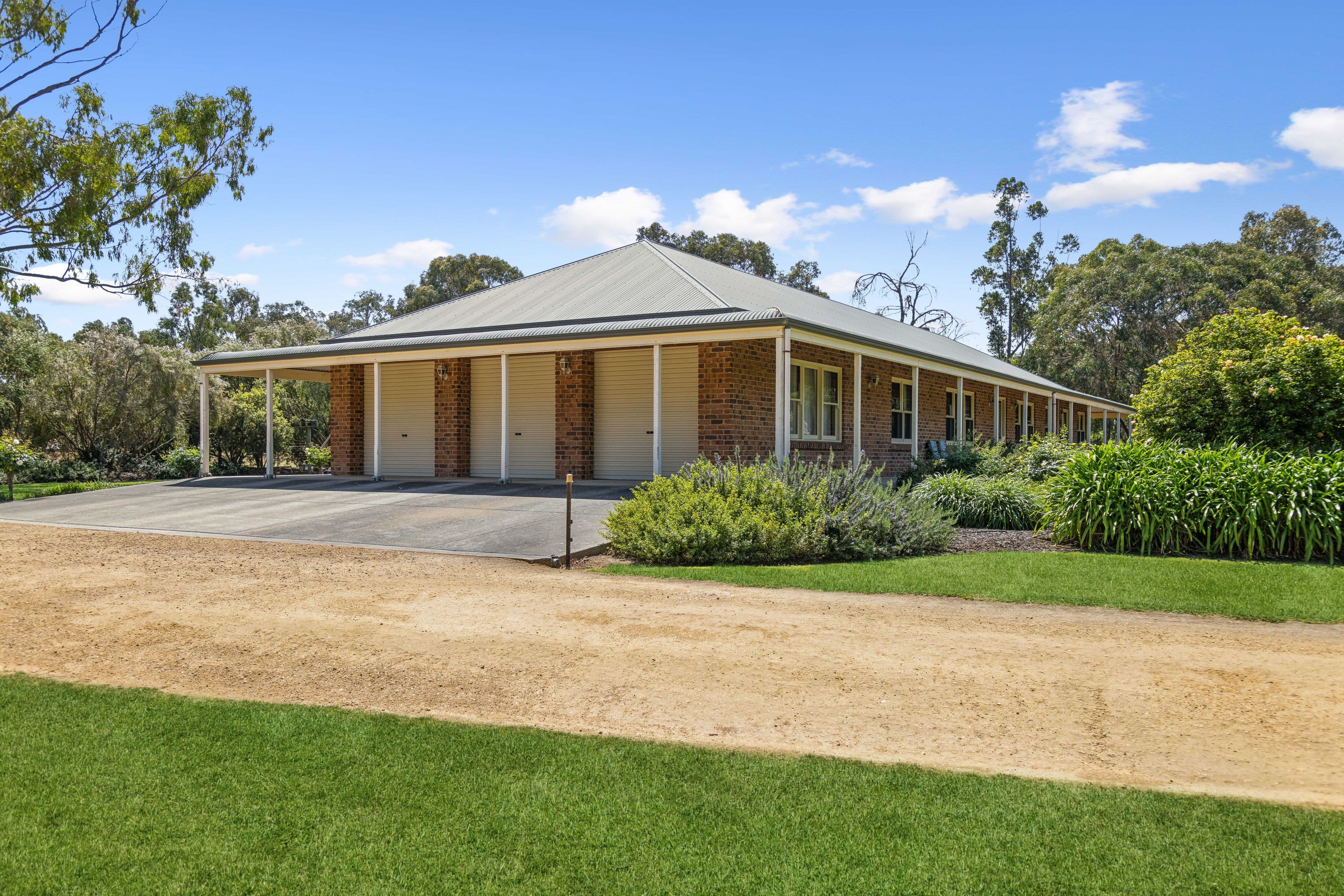 5 ALBION Drive, Strathalbyn SA 5255, Strathalbyn - Thumbnail 3