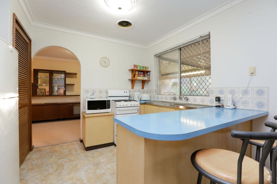 11 Linden Way, Forrestfield WA 6058, Forrestfield - Thumbnail 2