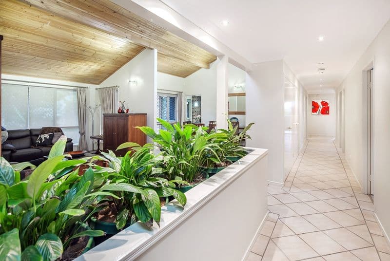 2 Caloola Court, PINE MOUNTAIN QLD 4306, Pine Mountain - Thumbnail 4