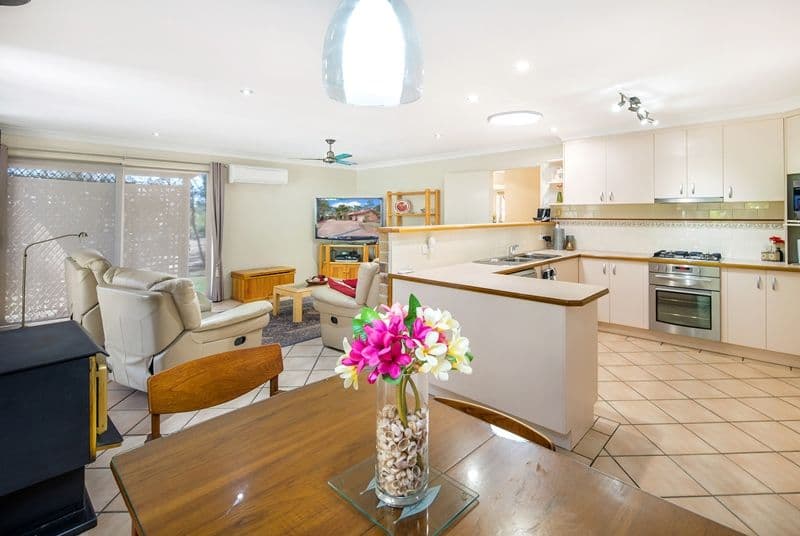 2 Caloola Court, PINE MOUNTAIN QLD 4306, Pine Mountain - Thumbnail 6