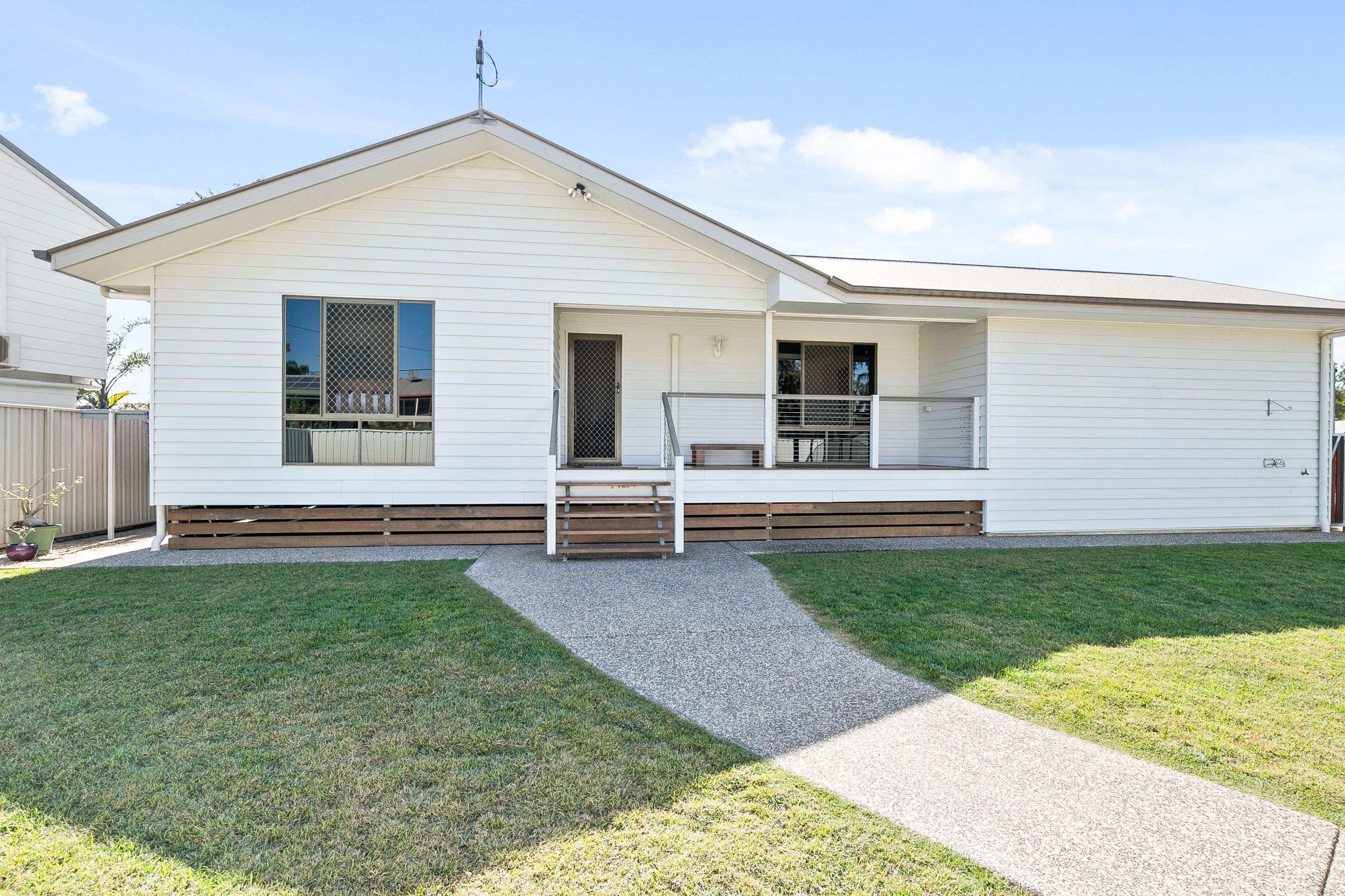21 Gene Street, Emerald QLD 4720, Emerald - Thumbnail 2
