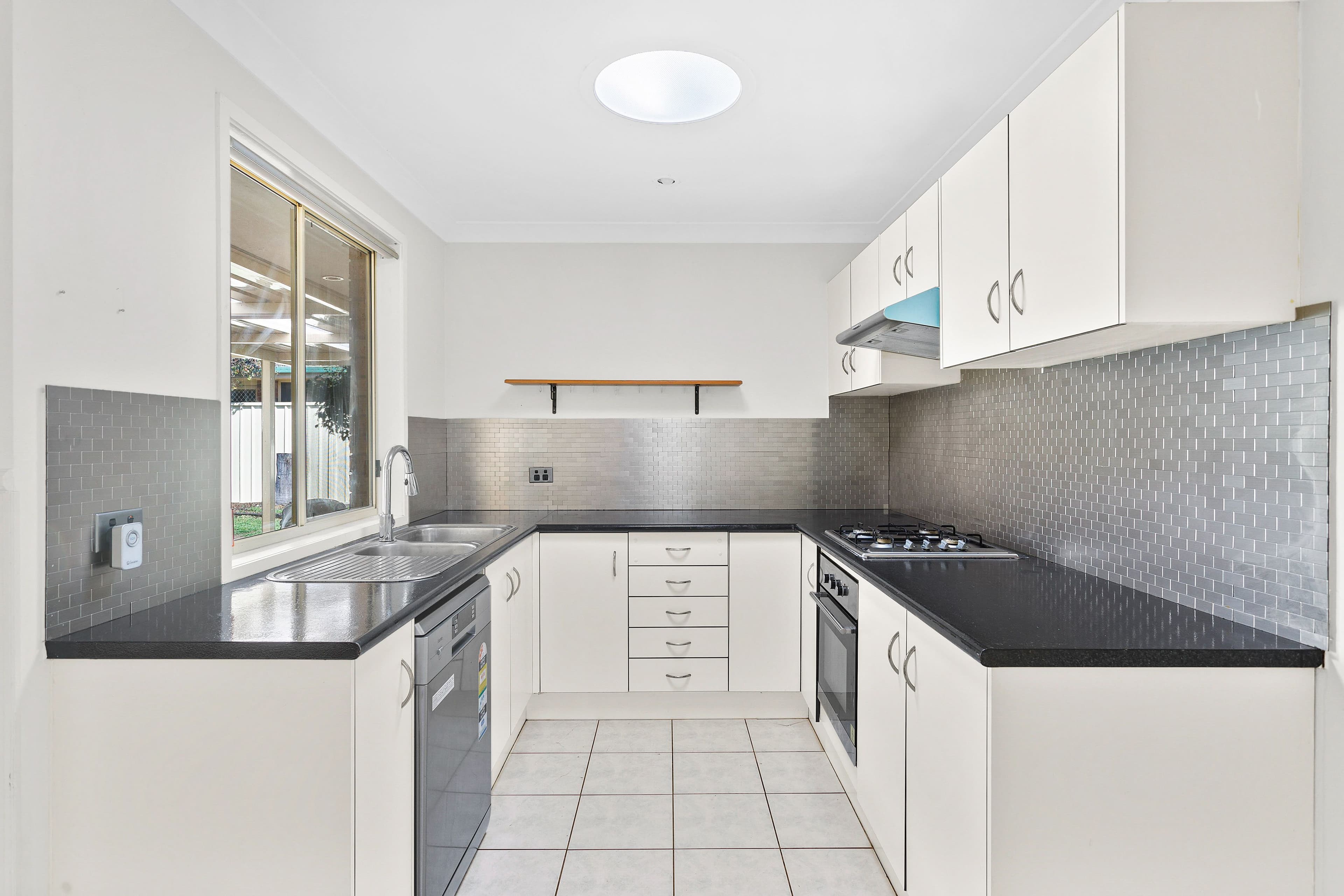 28 Samuel Circuit, Albion Park NSW 2527, Albion Park - Thumbnail 2