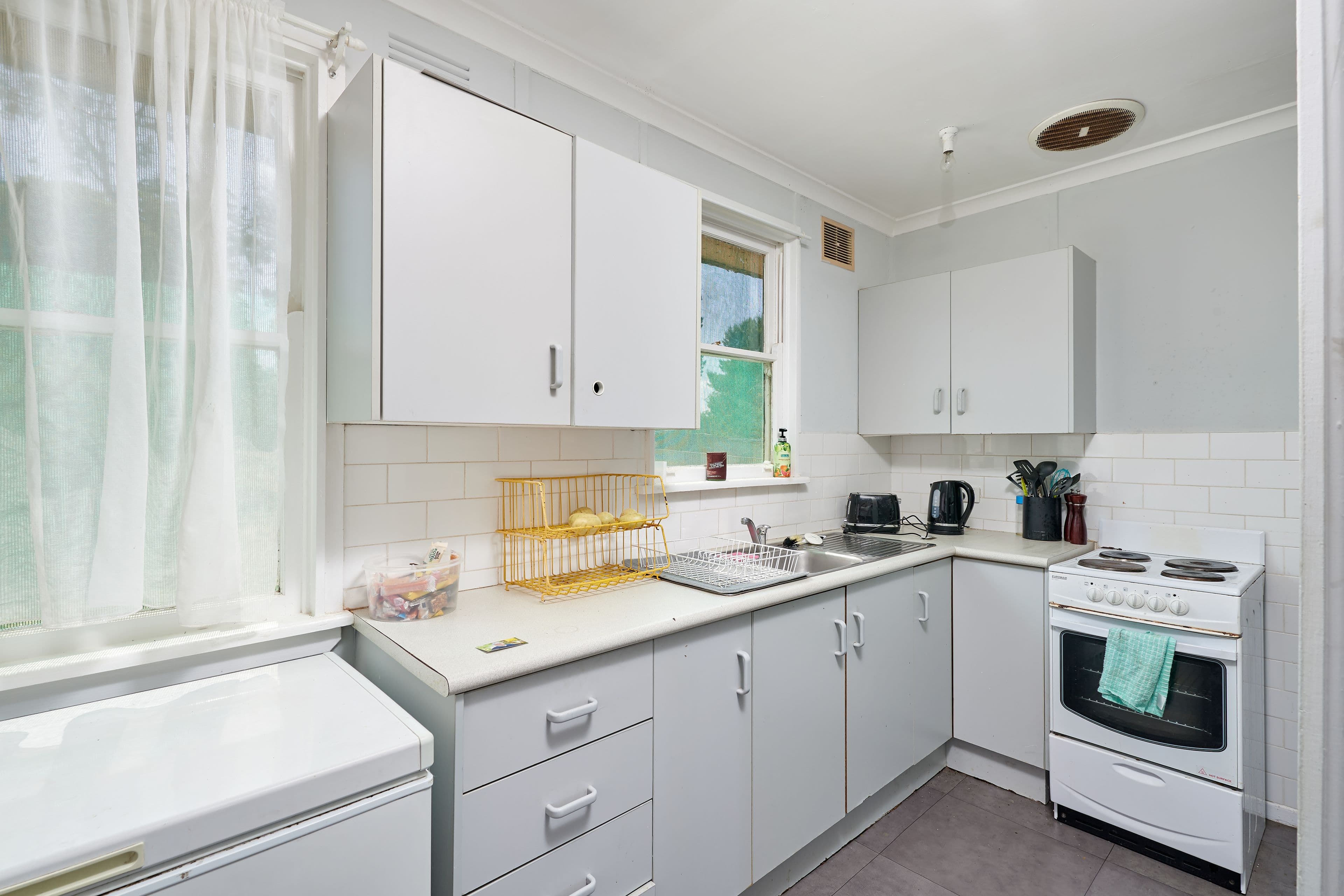 9 Mimosa Street, Coolamon NSW 2701, Coolamon - Thumbnail 2