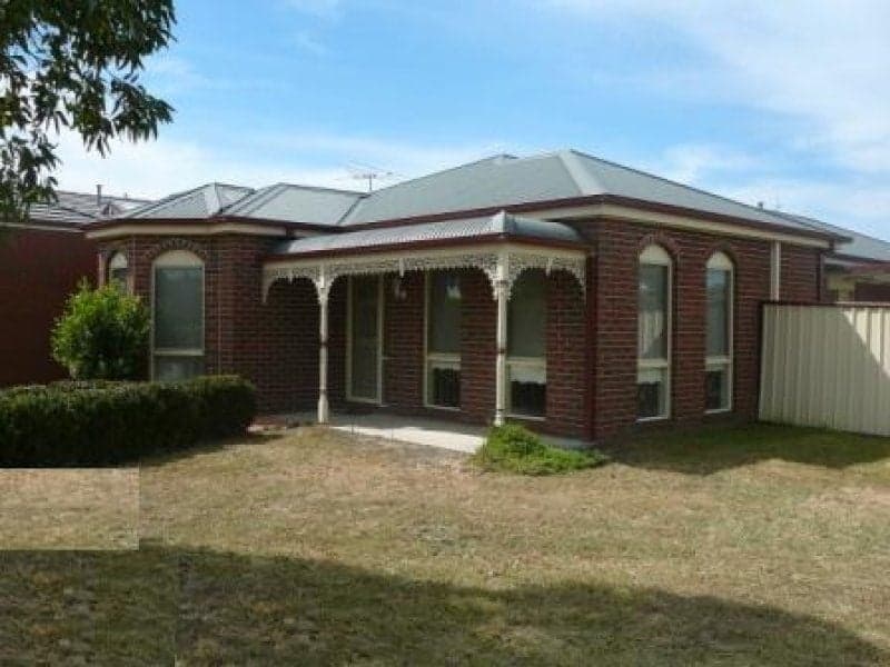 8 Stokes Court, Point Cook - Image 1