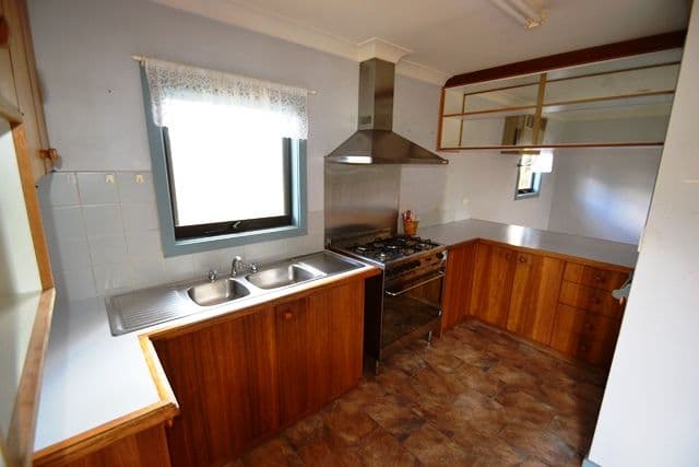 46 Delatite Road, SEYMOUR VIC 3660, Seymour - Thumbnail 2