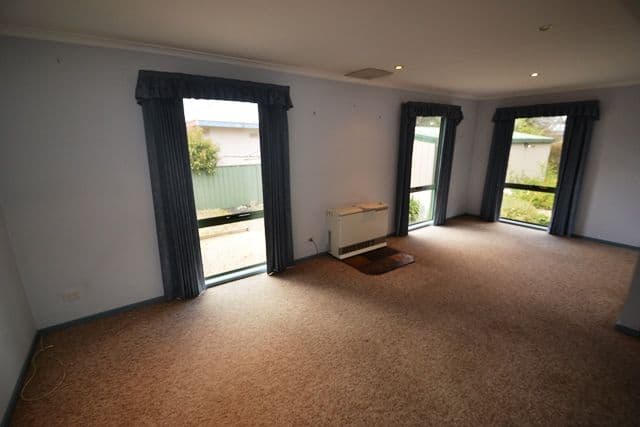 46 Delatite Road, SEYMOUR VIC 3660, Seymour - Thumbnail 3