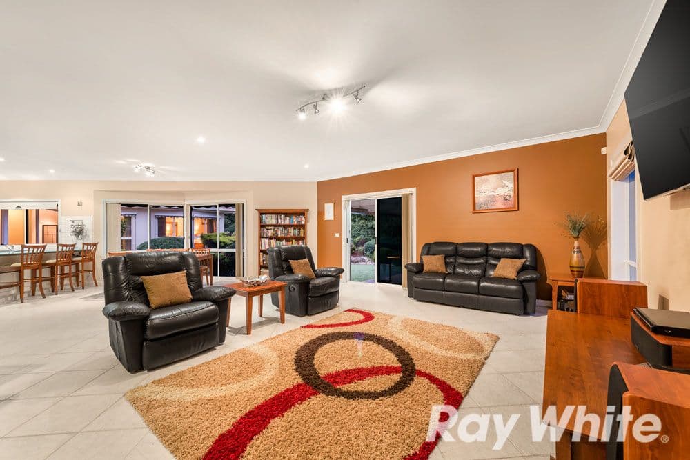10 Arthur Streeton Place, Diamond Creek VIC 3089, Diamond Creek - Thumbnail 2