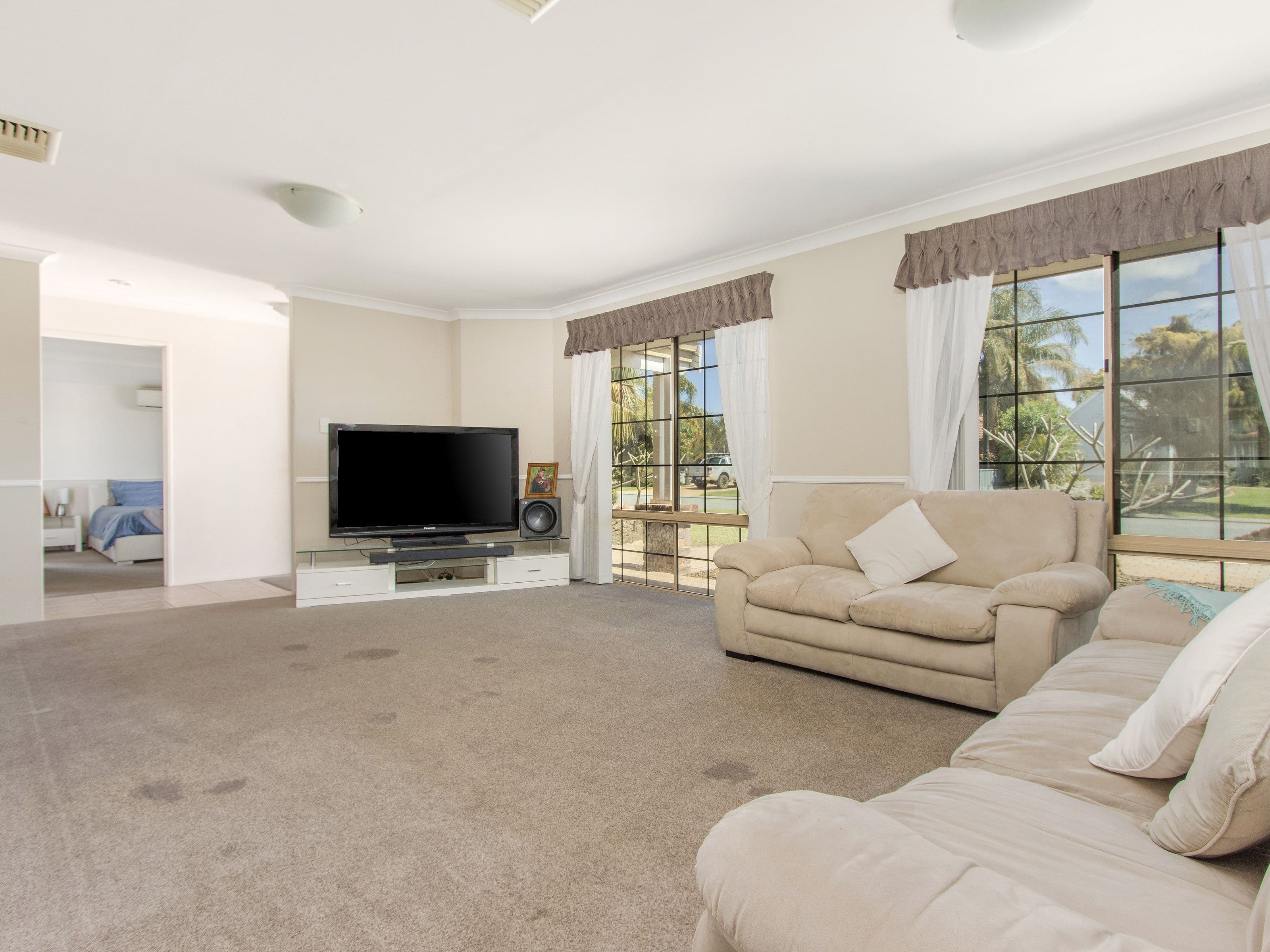 8 Cumberland Way, Waikiki WA 6169, Waikiki - Thumbnail 5