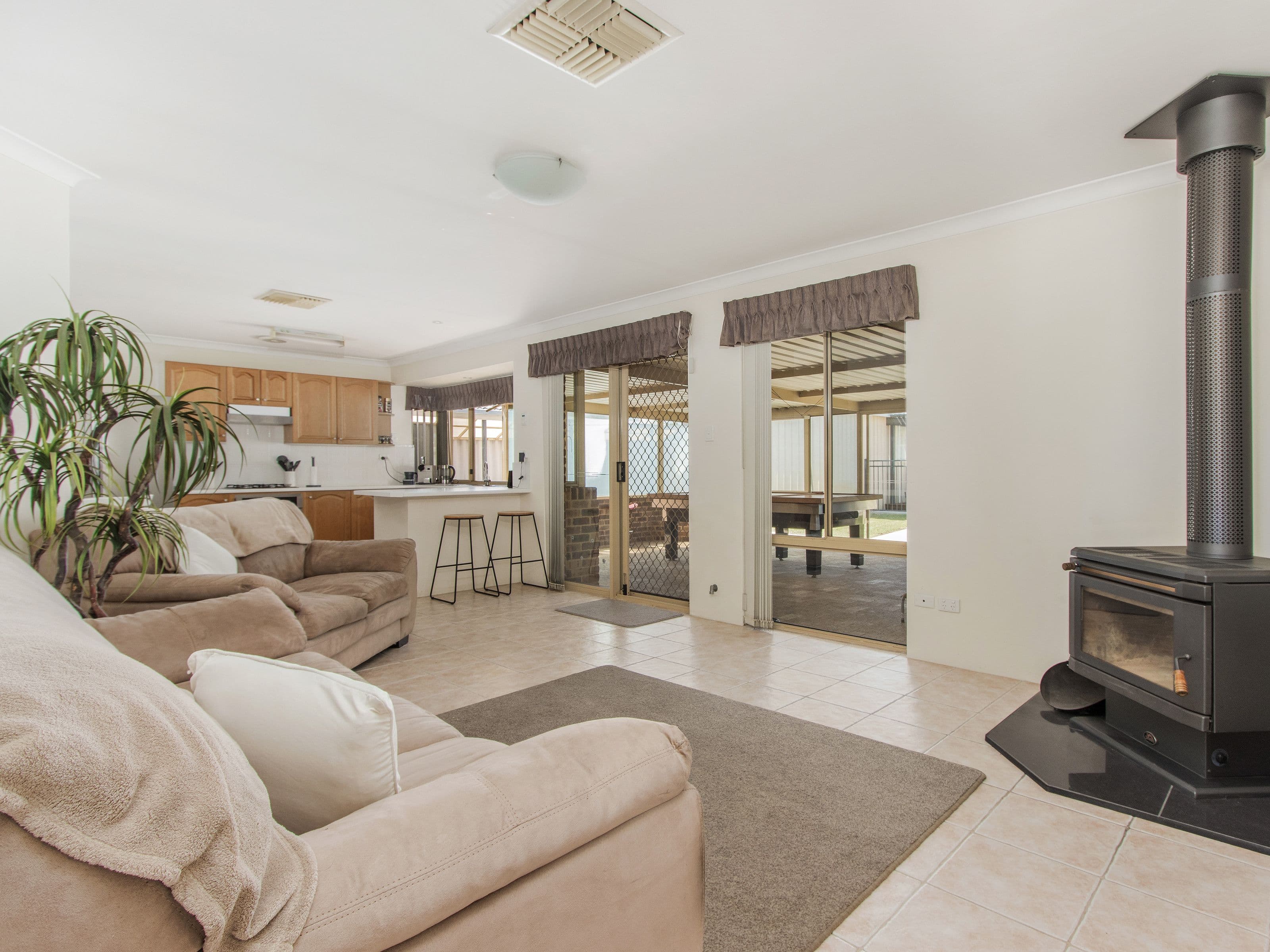 8 Cumberland Way, Waikiki WA 6169, Waikiki - Thumbnail 6