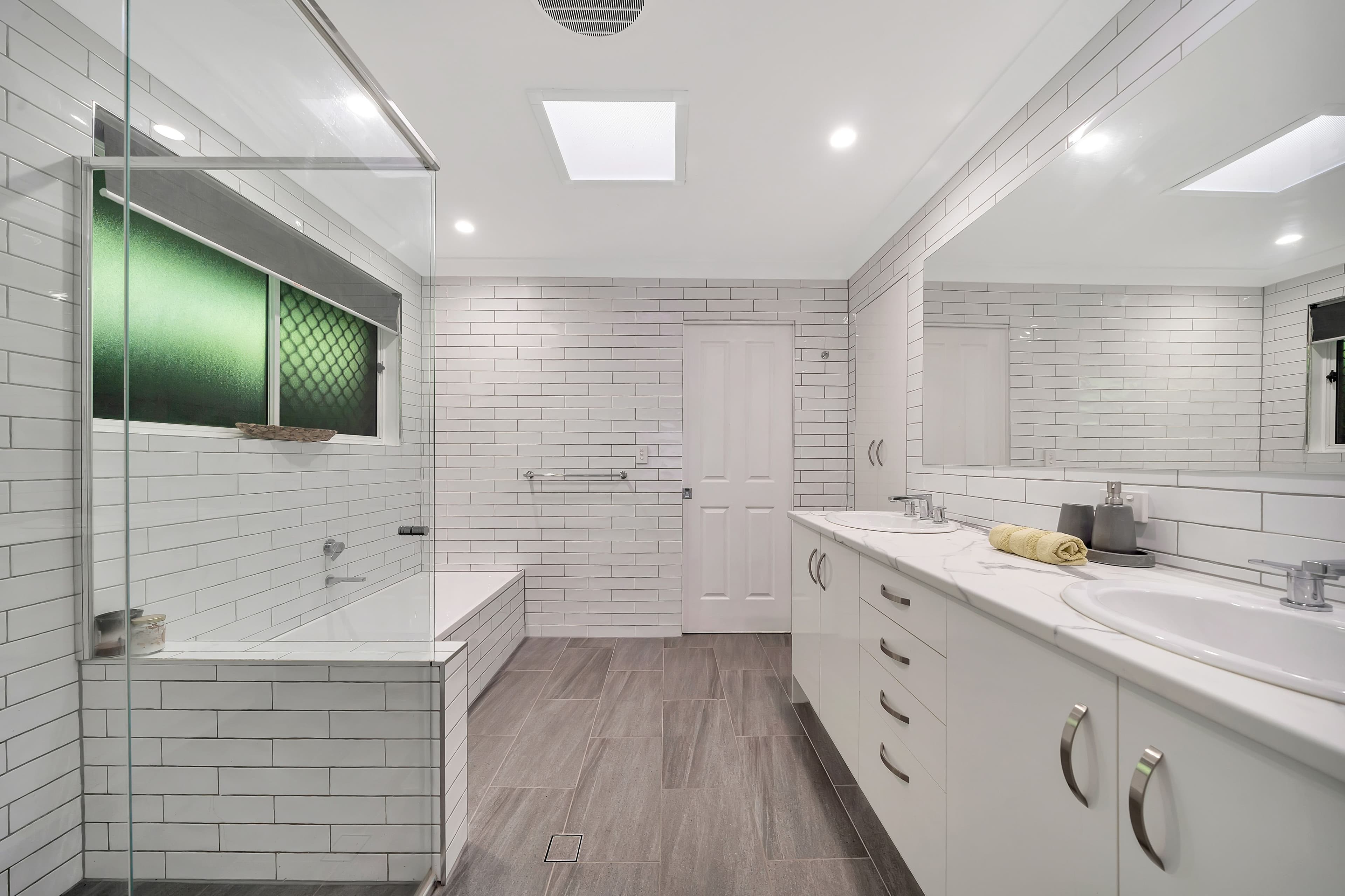 1 Leigh Place, Edens Landing QLD 4207, Edens Landing - Thumbnail 2