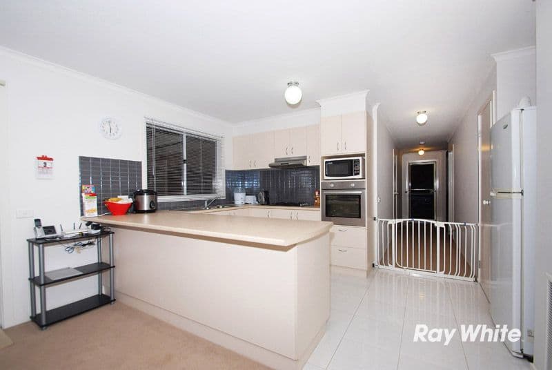 40 Kulkami Way, CRANBOURNE WEST VIC 3977, Cranbourne West - Thumbnail 4