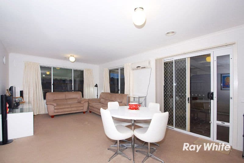 40 Kulkami Way, CRANBOURNE WEST VIC 3977, Cranbourne West - Thumbnail 5