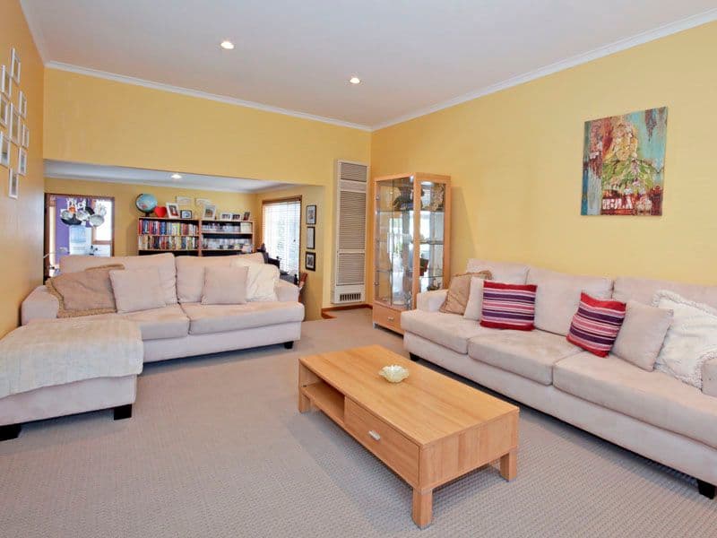 37 Monterey Drive, WAURN PONDS VIC 3216, Waurn Ponds - Thumbnail 2