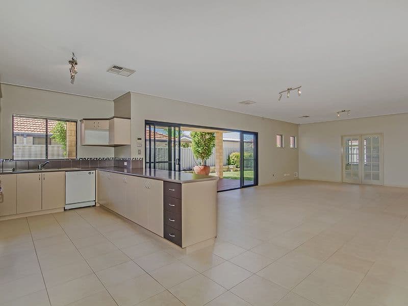 4 Crevalle Way, ROCKINGHAM WA 6168, Rockingham - Thumbnail 6