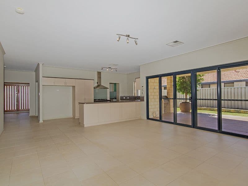 4 Crevalle Way, ROCKINGHAM WA 6168, Rockingham - Thumbnail 7