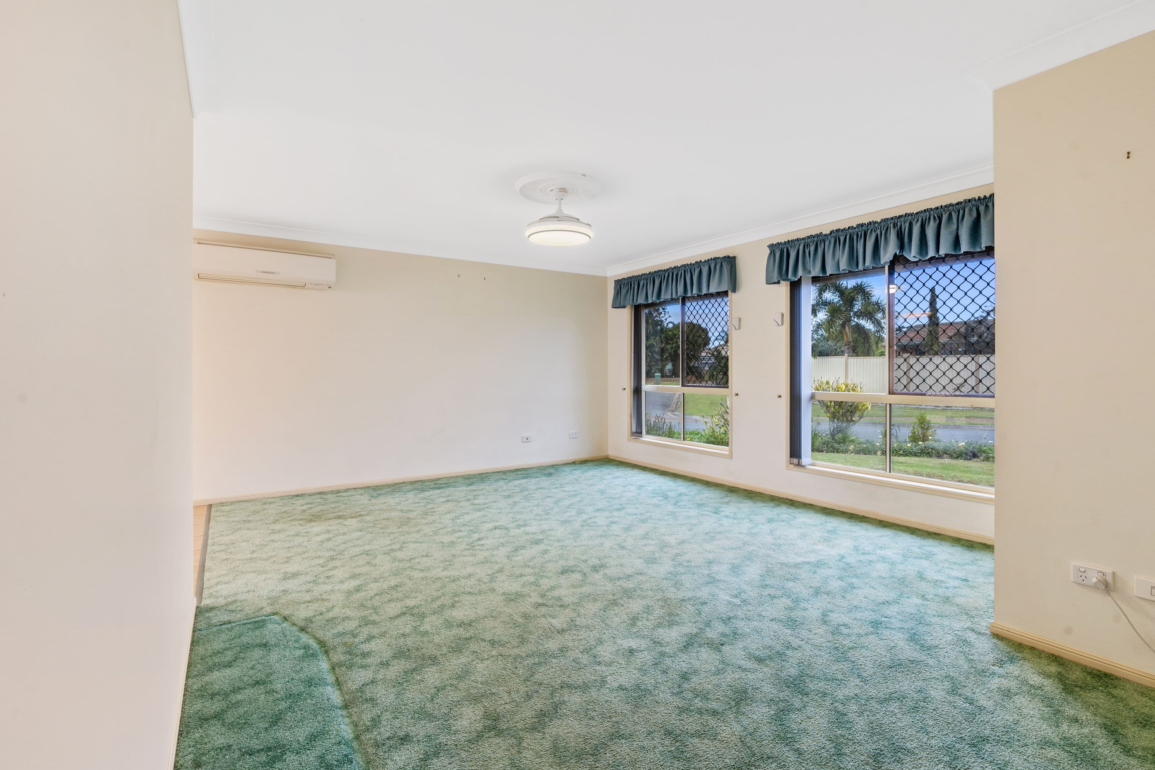 21 Mountain Blue Drive, Kallangur QLD 4503, Kallangur - Thumbnail 3