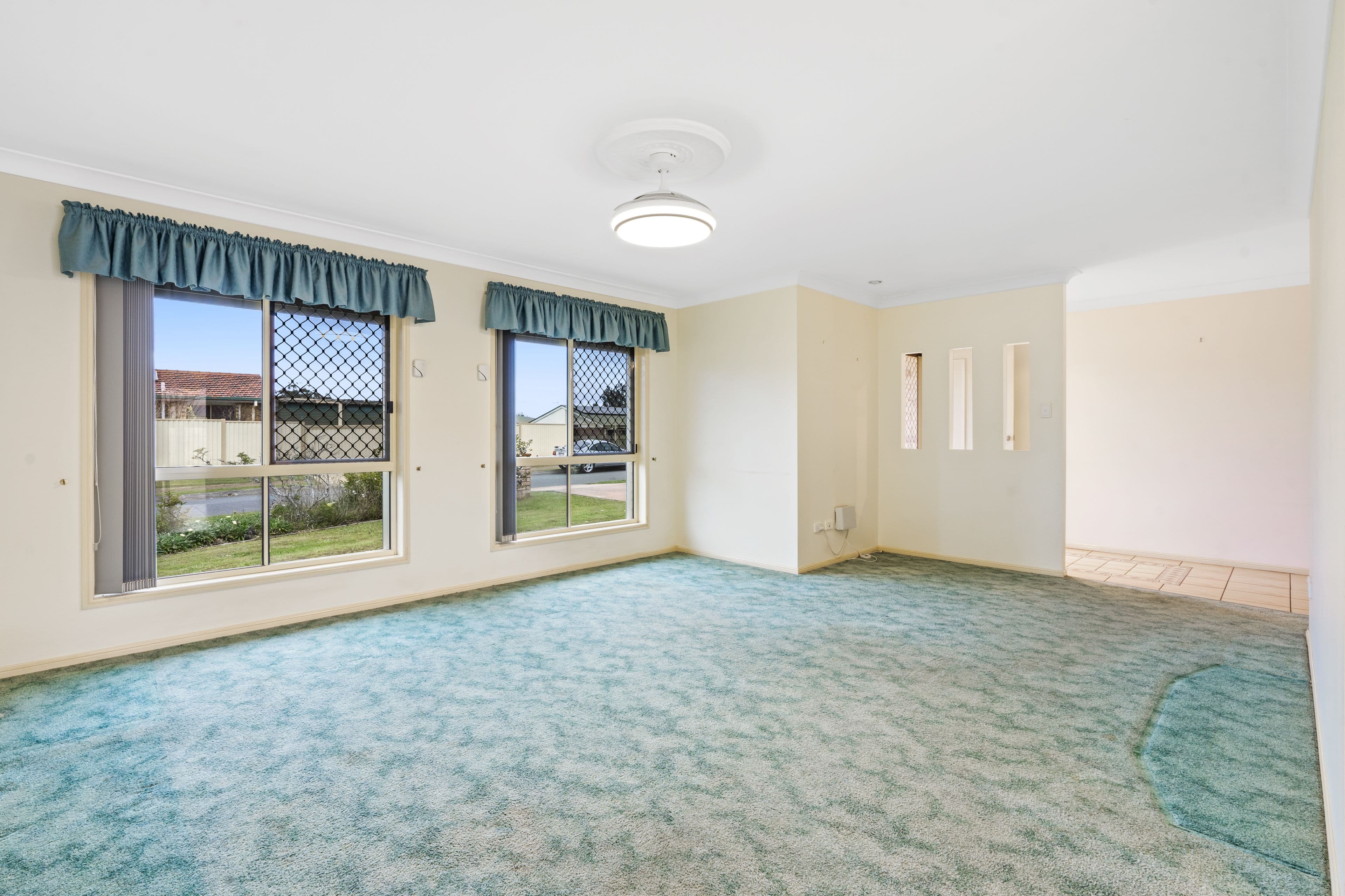21 Mountain Blue Drive, Kallangur QLD 4503, Kallangur - Thumbnail 4