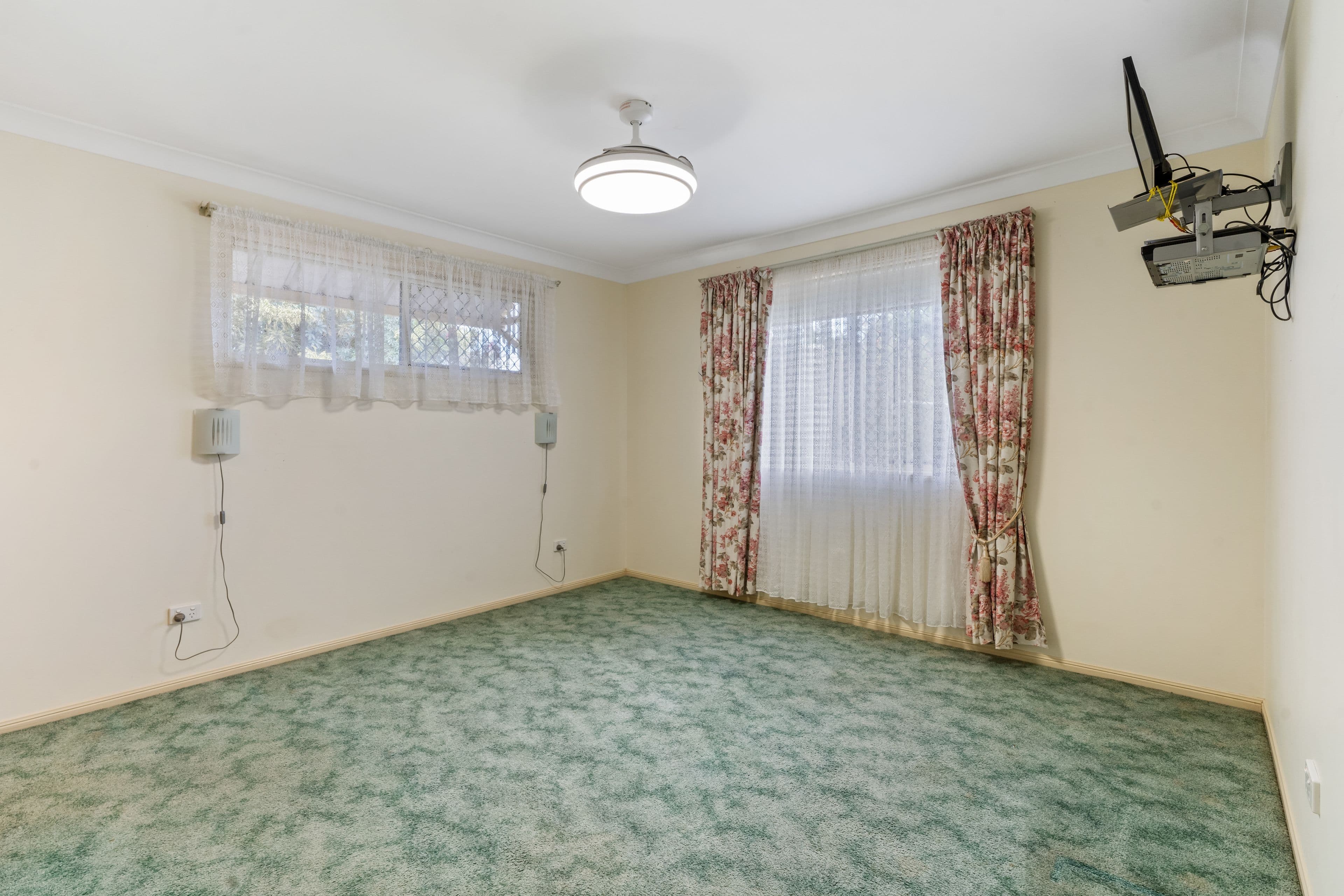 21 Mountain Blue Drive, Kallangur QLD 4503, Kallangur - Thumbnail 7