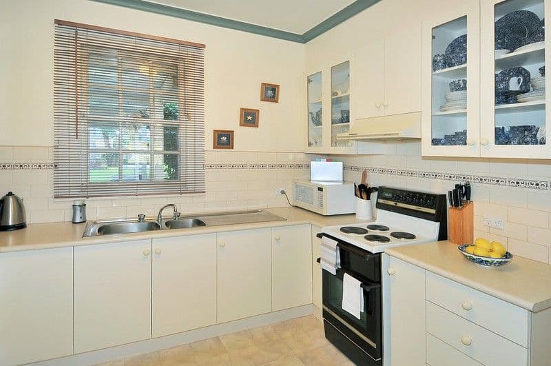 33 Adeline Street, GREENSBOROUGH VIC 3088, Greensborough - Thumbnail 4